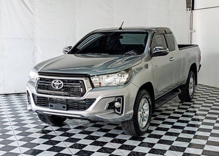 пикап Toyota HILUX