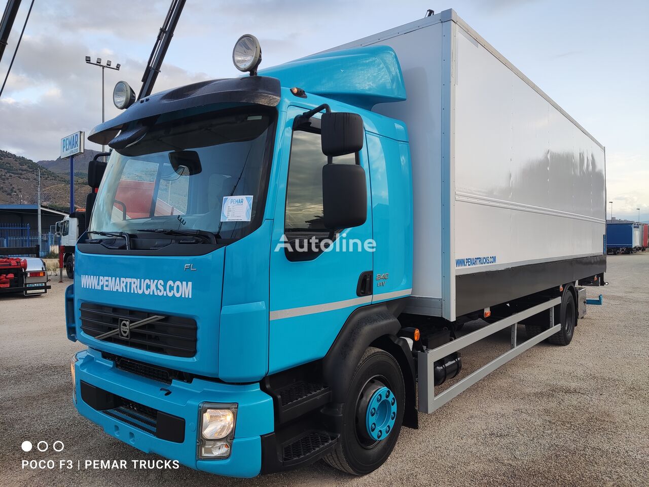 камион фургон Volvo FL 240 FURGON CERRADO 16T