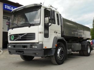 камион млековоз VOLVO FL 220