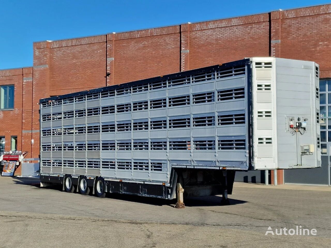полуремарке за превоз на животни Pezzaioli 5 deck livestock 155M2 - Water & Ventilation - Loadlift - Foldin