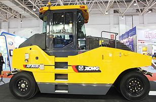 нов пневматичен валяк XCMG XP303S