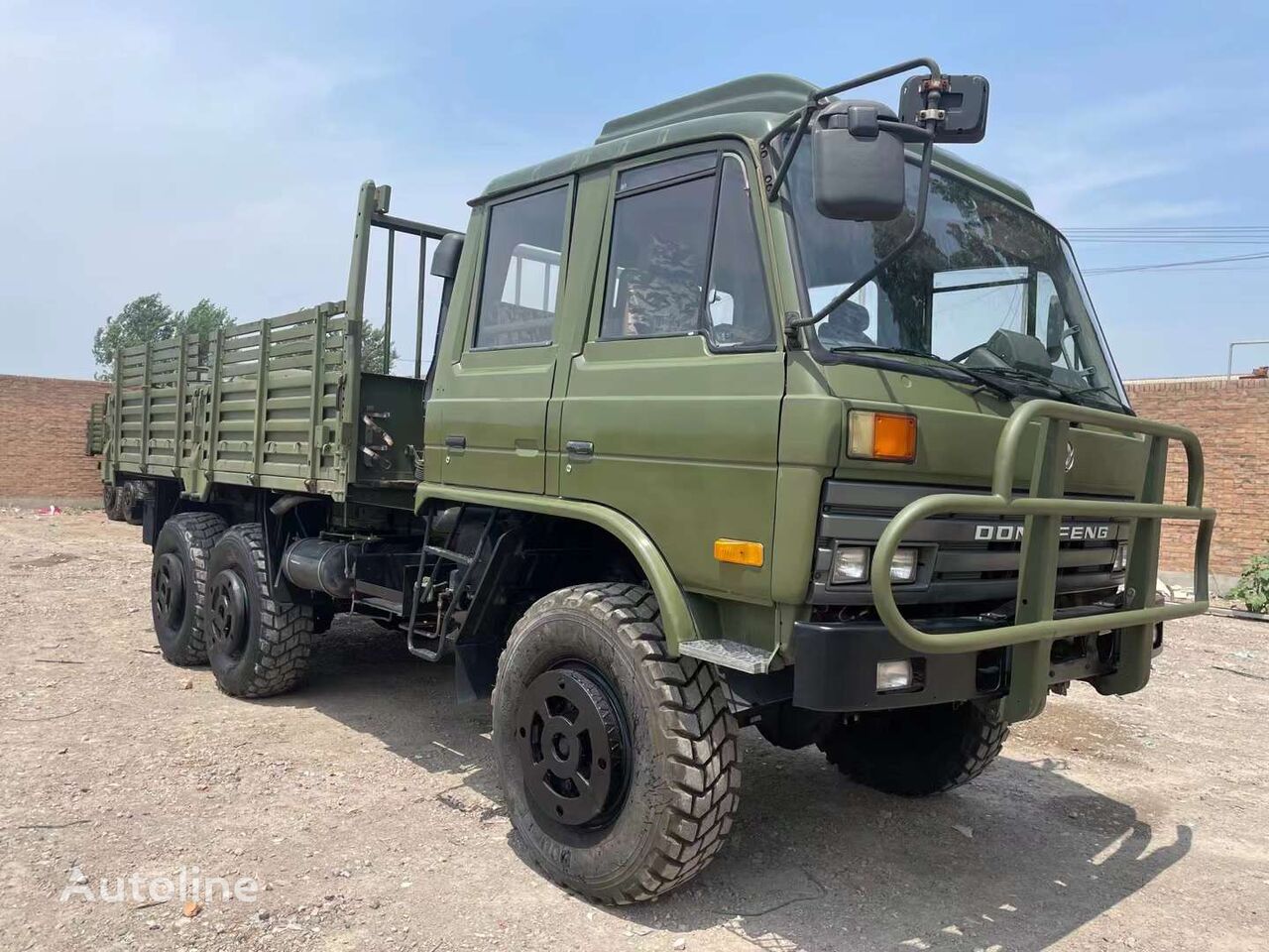 военен камион Dongfeng 6WD Army Troop Truck